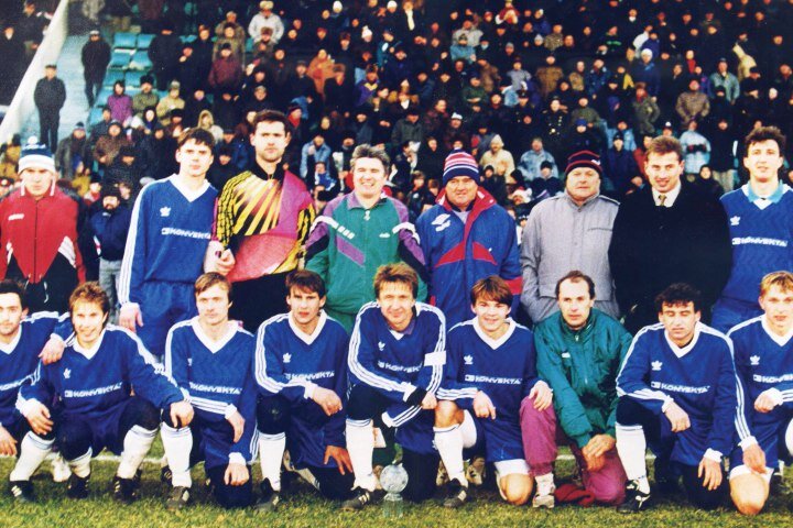 Фотография с сайта: http://www.fc-rostov.ru/club/club_story/season1994