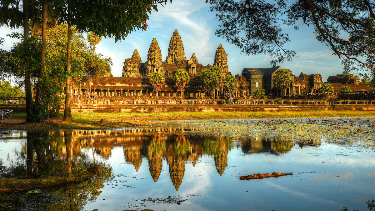 Самая большая культовая постройка на Земле- Ангкор Ват