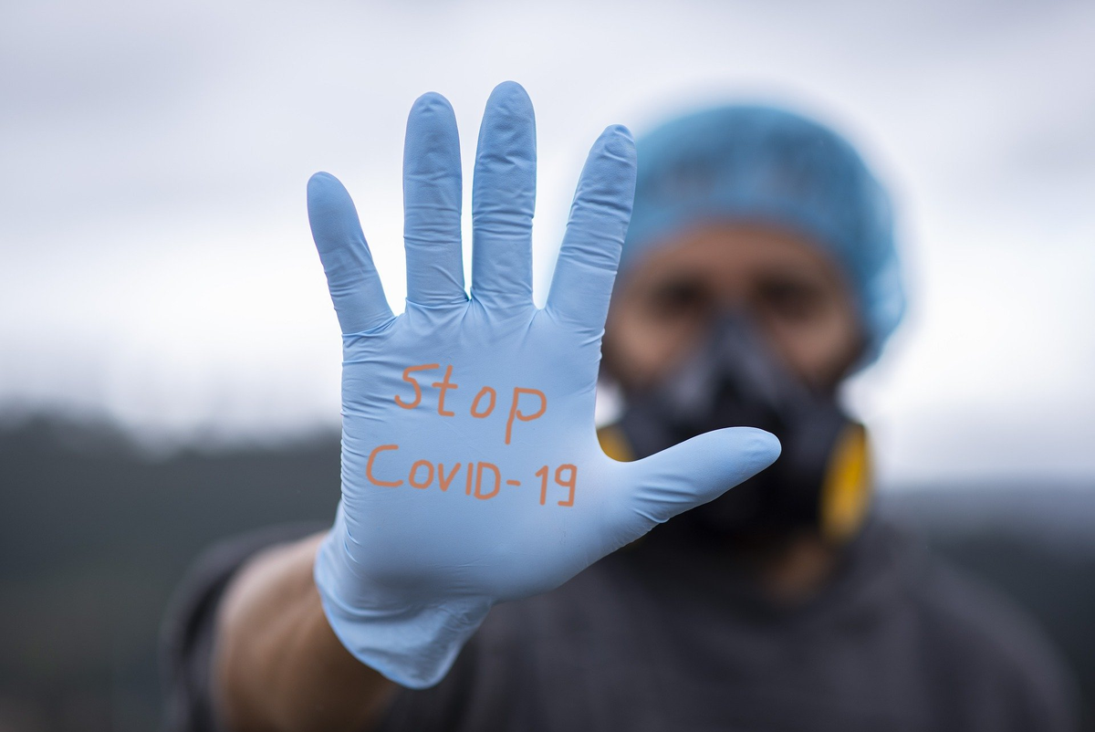 На спецконкурс президентских грантов подано 3 868 проектов, которые помогают бороться с последствиями пандемии Грантовый фонд специального конкурса составляет 2 миллиарда рублей.


