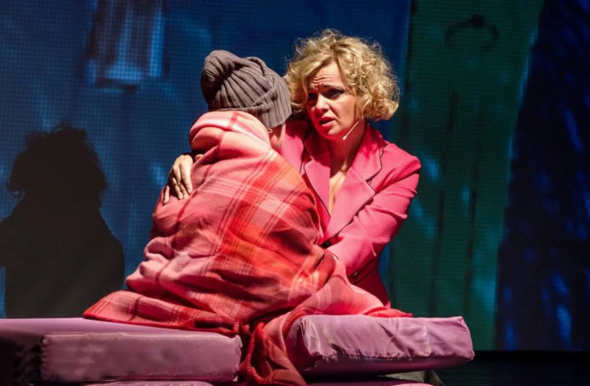 Отрывок из спектакля "Оскар и розовая дама"