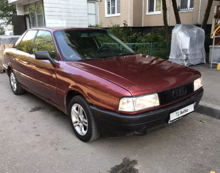 Задняя оптика в хорошем состоянии , Стекла без соклов и трещин . 