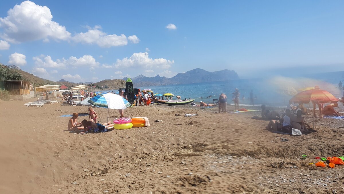 Фото с нашего места на пляже