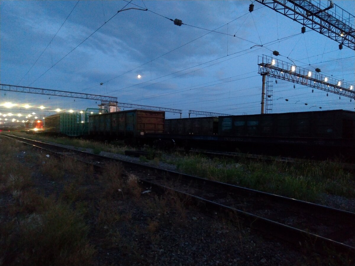 Вот мои вагоны и моя луна 