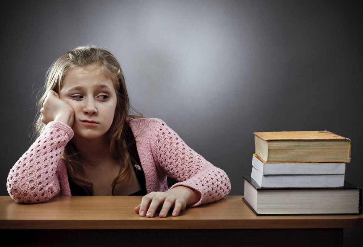 Девочка так же как и я не любит книги