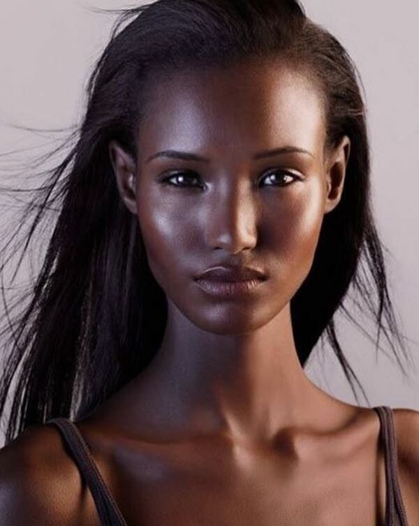Чернокожая азиатка. Темнокожая модель. Темнокожие девушки.