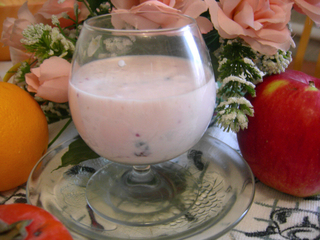 Фраппе из жимолости