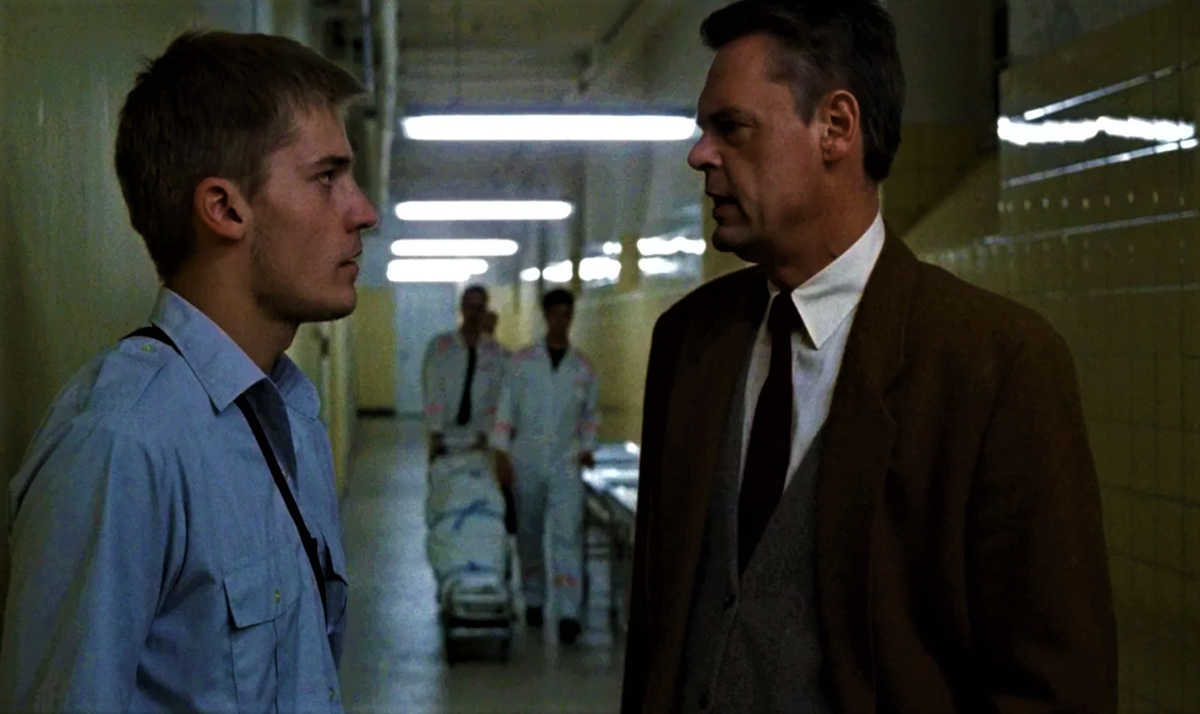 Кадр из свободных источников «Ночной сторож» (1994)