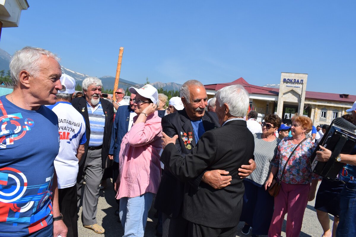 Встреча старых друзей — такая трогательная