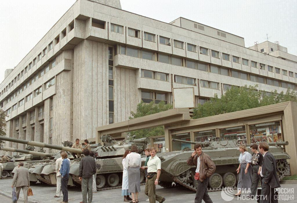 москва кремль 1991 год. архив риа новости. россия август 1991. гкчп 1991 горбачев. августовский путч 1991.