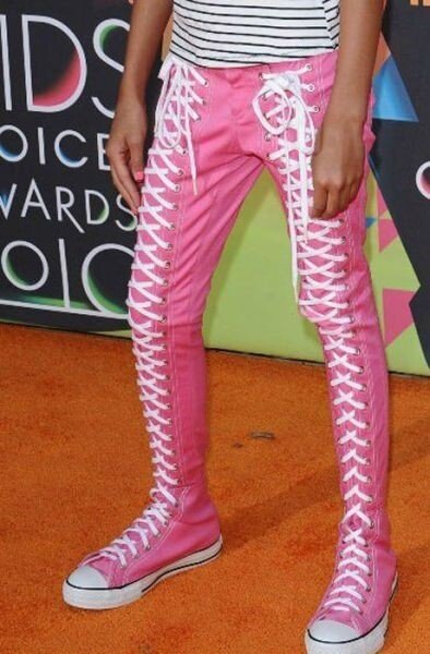 Как же долго пришлось засовывать шнурки.