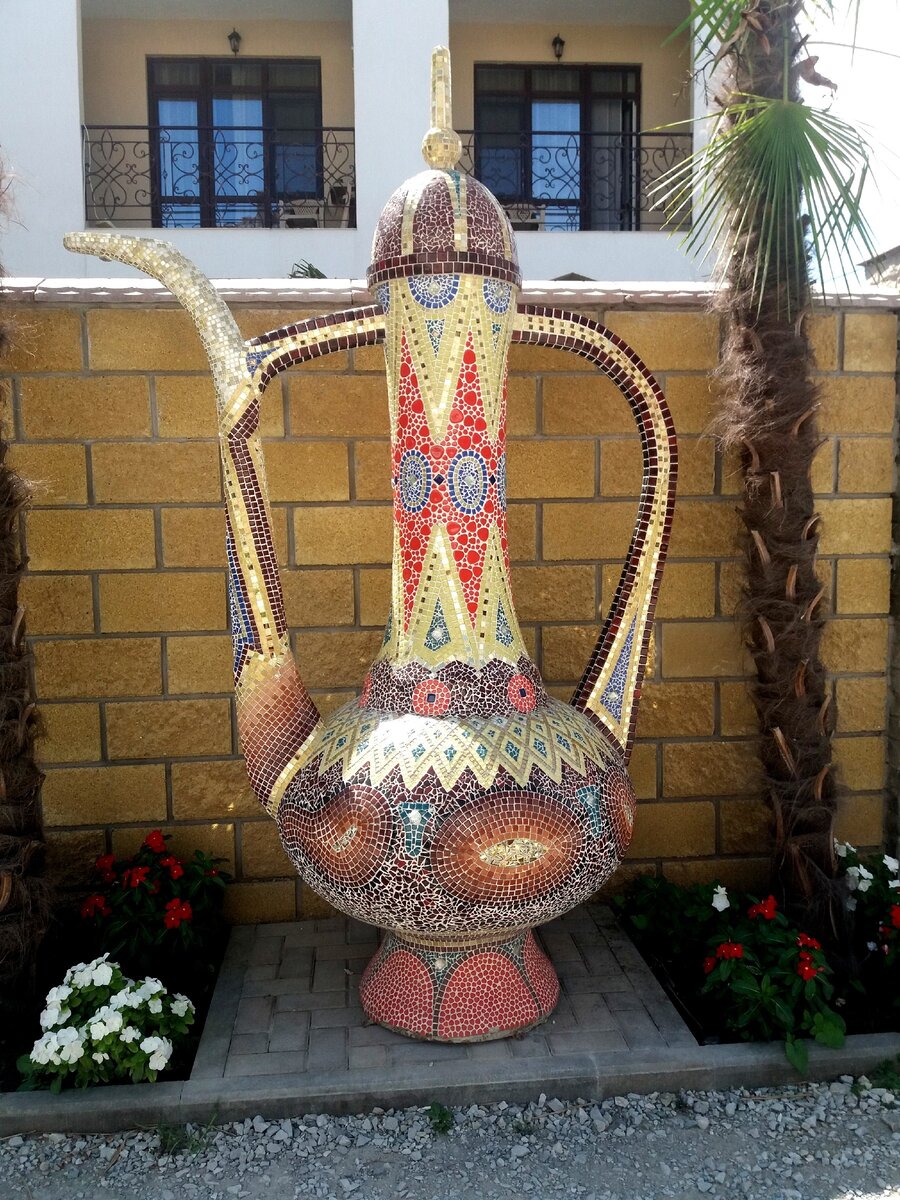 По дороге на пляж.