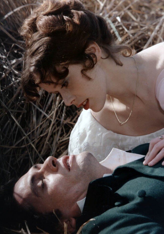 Кадр из фильма “Верная жена”, Сильвия Кристель в роли Матильды Леруа и Джон Финч в роли графа де Лапальм