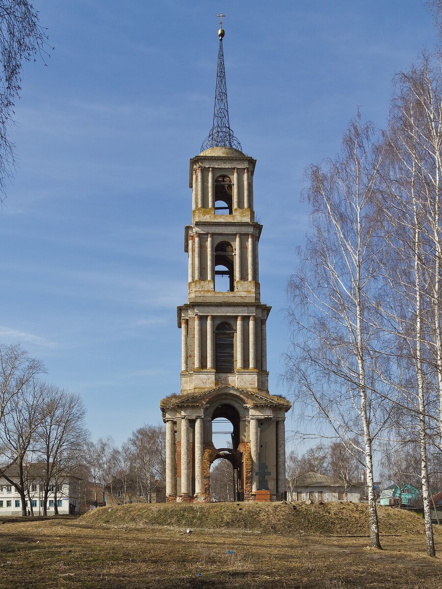 Колокольня бывшей Никольской церкви в городе Венёв. Автор  - Александр Савин. Источник: wikipedia.org