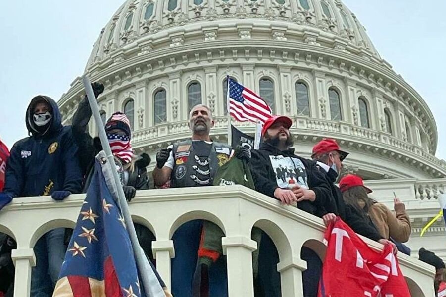 Штурм Капитолия сторонниками Трампа, 7.01.21