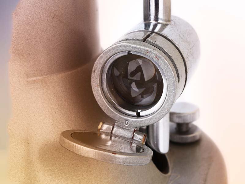 Фото - увеличительная линза микроманометра