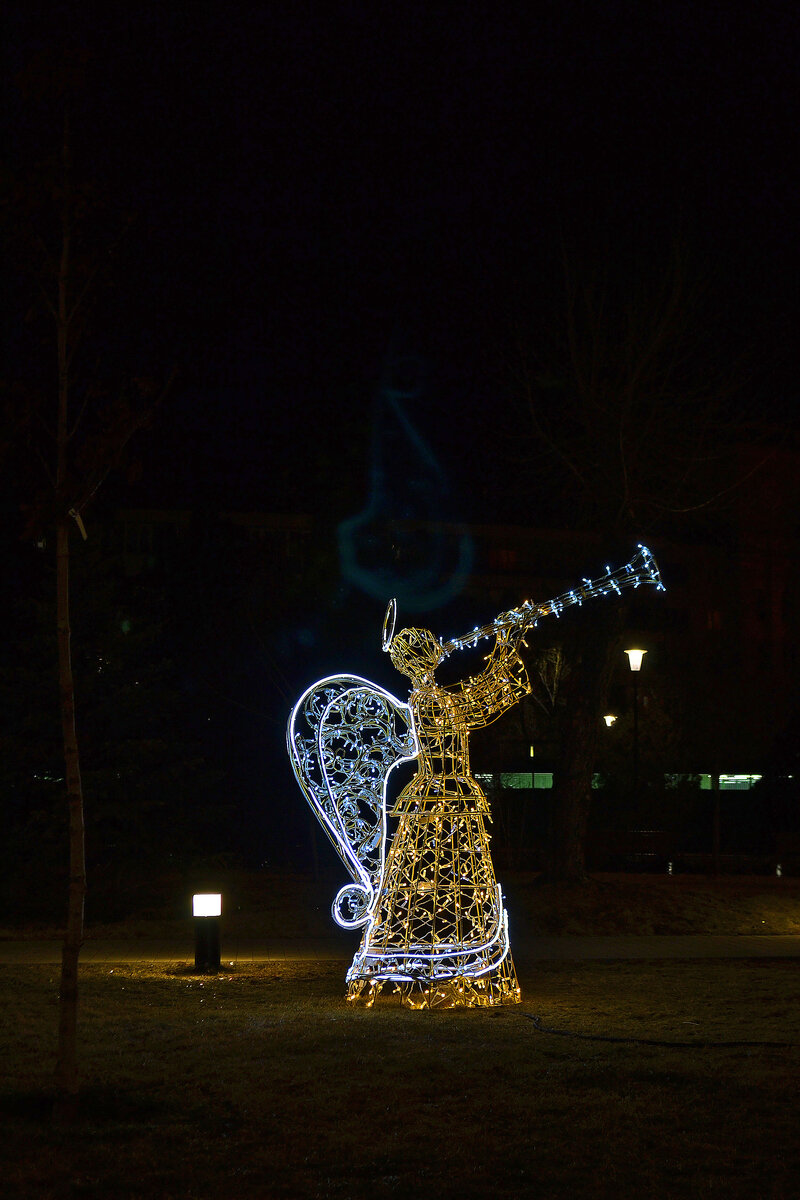 ангел в парке