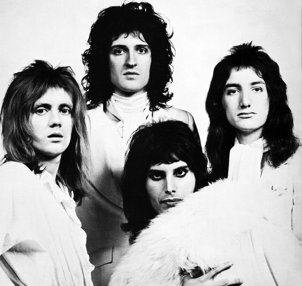 Имя квин. Queen Band. Queen II альбом. Мик рок фотографии Queen.