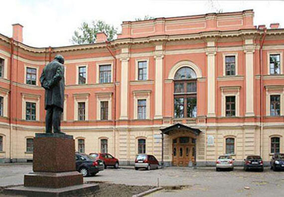 Здание ВМедА им. С.М. Кирова.