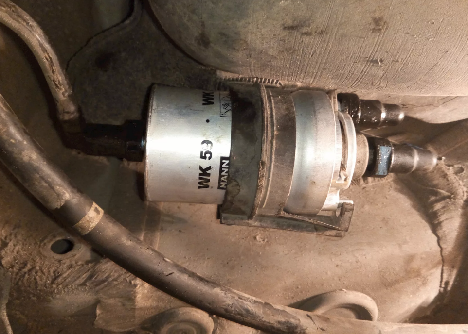 Топливный фильтр, картинка из свободного доступа.