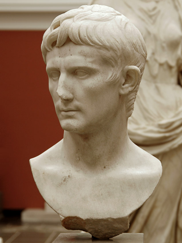 #Император Август. Мрамор. Копия нач. I в. н. э. с оригинала 30—17 гг. до н. э.
