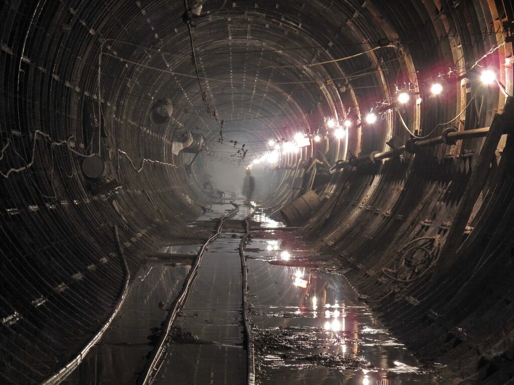 Зачем метро. Заброшенная станция метро в Екатеринбурге. Заброшенное метро в Подмосковье. Недостроенные метро в России. Заброшенное метро Екатеринбург.