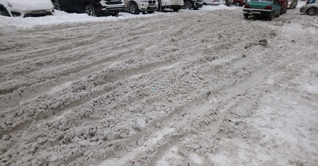 Фото автора. Сегодня. Парковка у поликлиники 