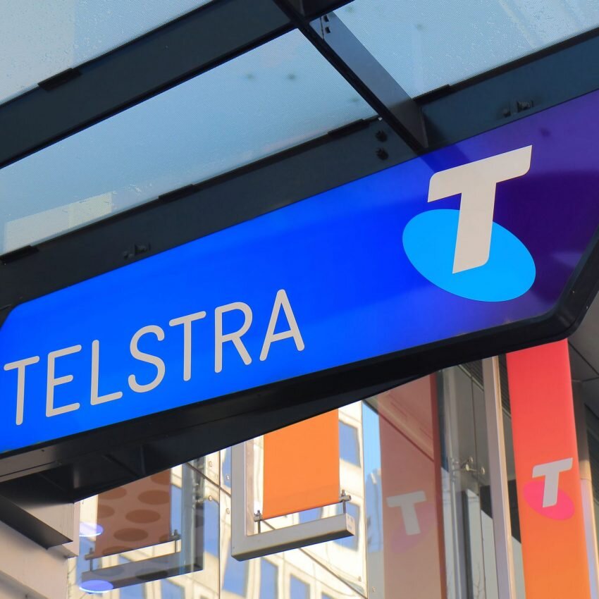 Фото https://www.channelnews.com.au/wp-content/uploads/2018/05/A-Telstra-Logo-e1540513990225.jpg