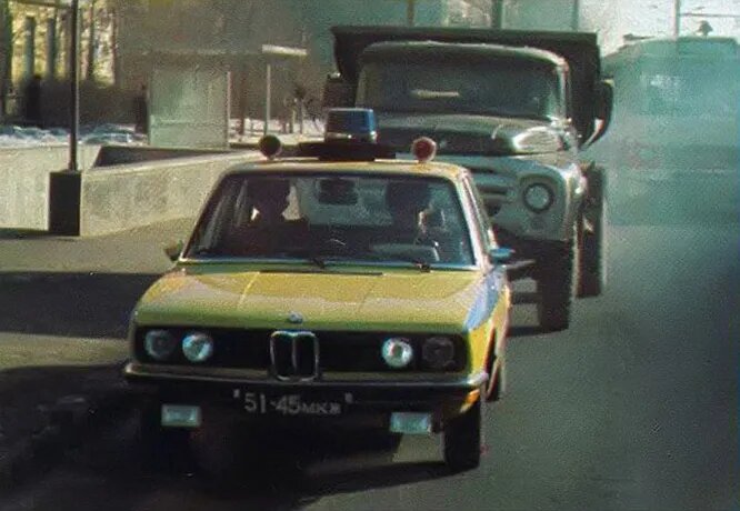 BMW 520i (E12)