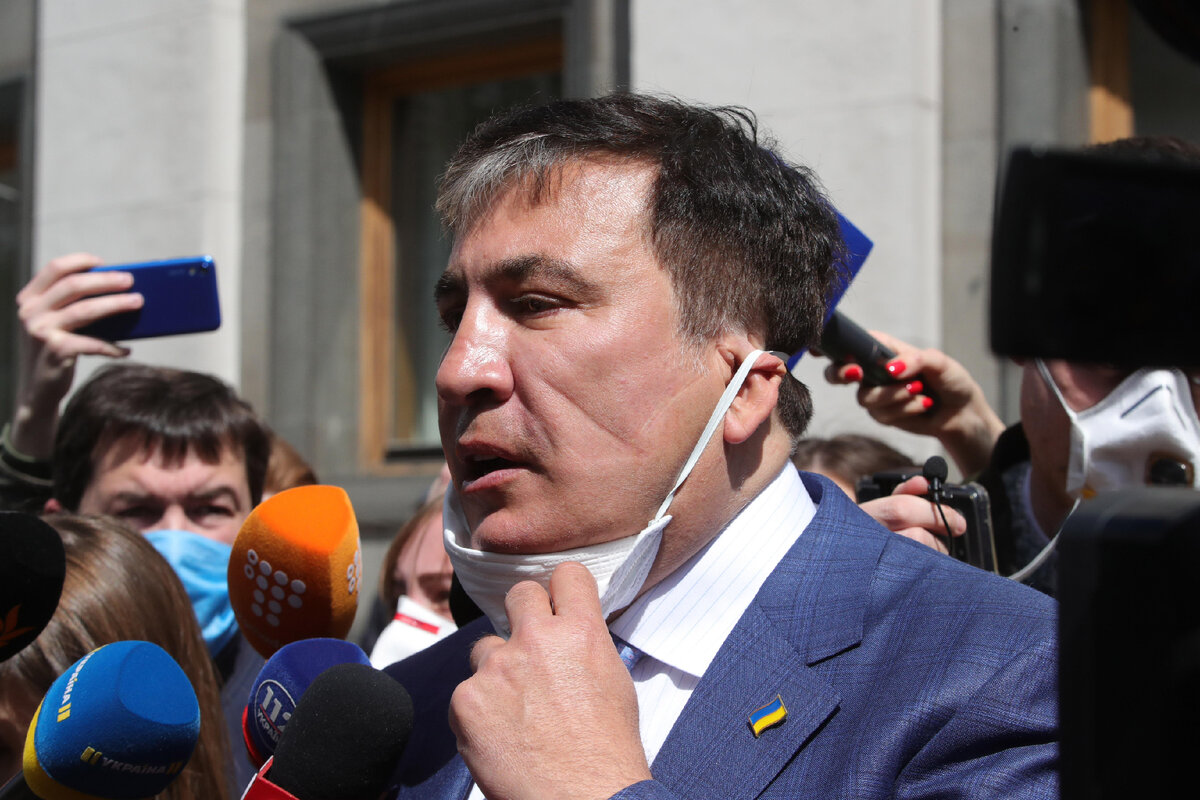 Михаил Саакашвили в центре внимания прессы на Украине, когда-то.     фото: картинки  яндекса. 
