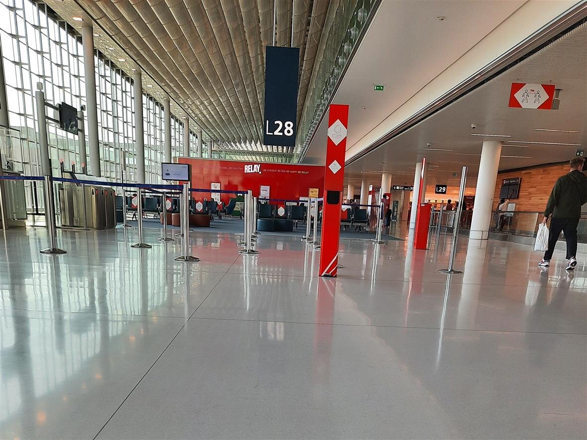 Аэропорт Шарль де Голль в Париже. Фото автора.
