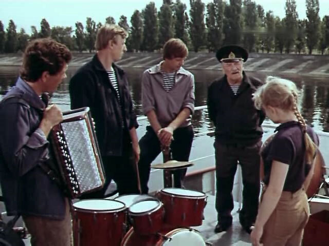 Без году неделя 1982 год. Без году неделя