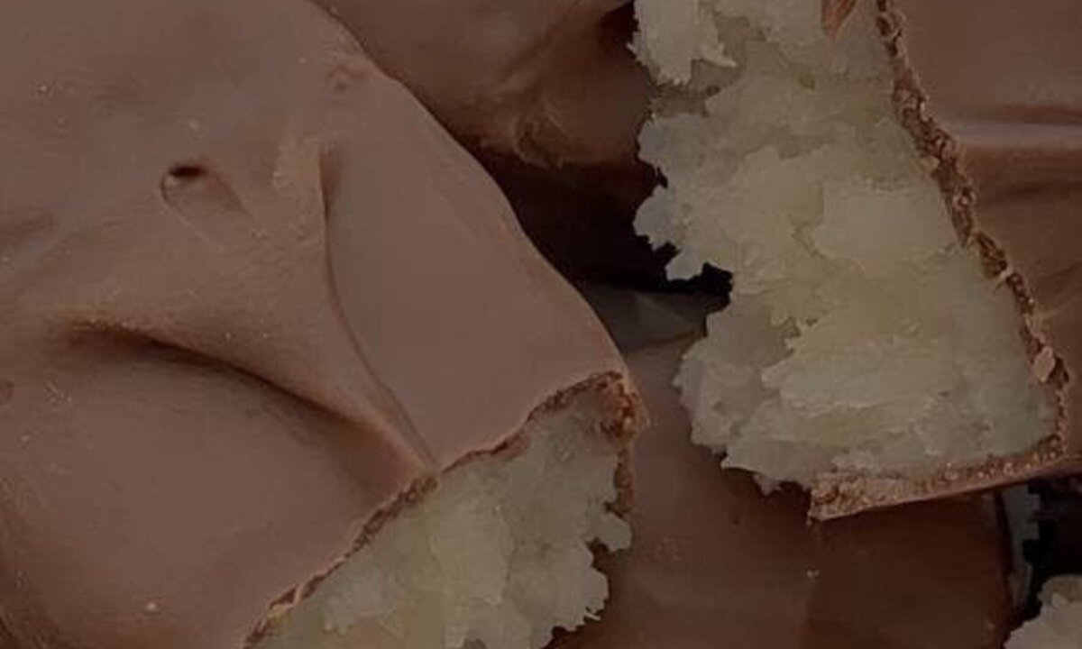 На физиологическом уровне у человека нет потребности к сладкому. Это желание формируется из вне.