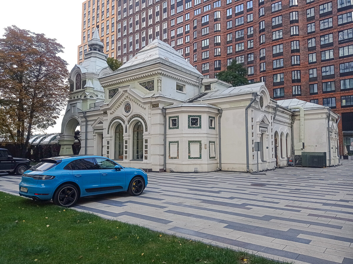 Царский павильон Всероссийской торгово-промышленной и художественной выставки 1882 года. Москва. Фото автора статьи 