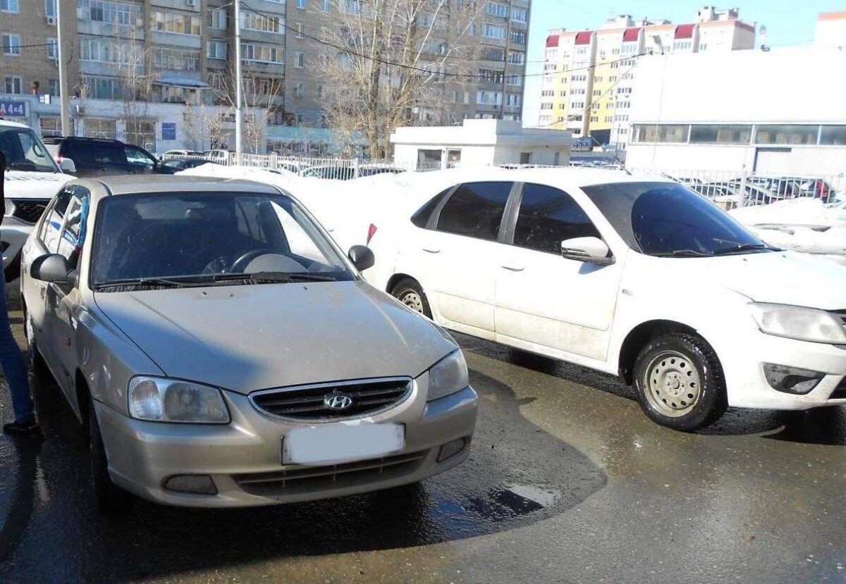    В Энгельсе «Хендай» и «Лада» сбили женщину и мужчинуНовости Саратова и области – Сетевое издание «Репортер64»