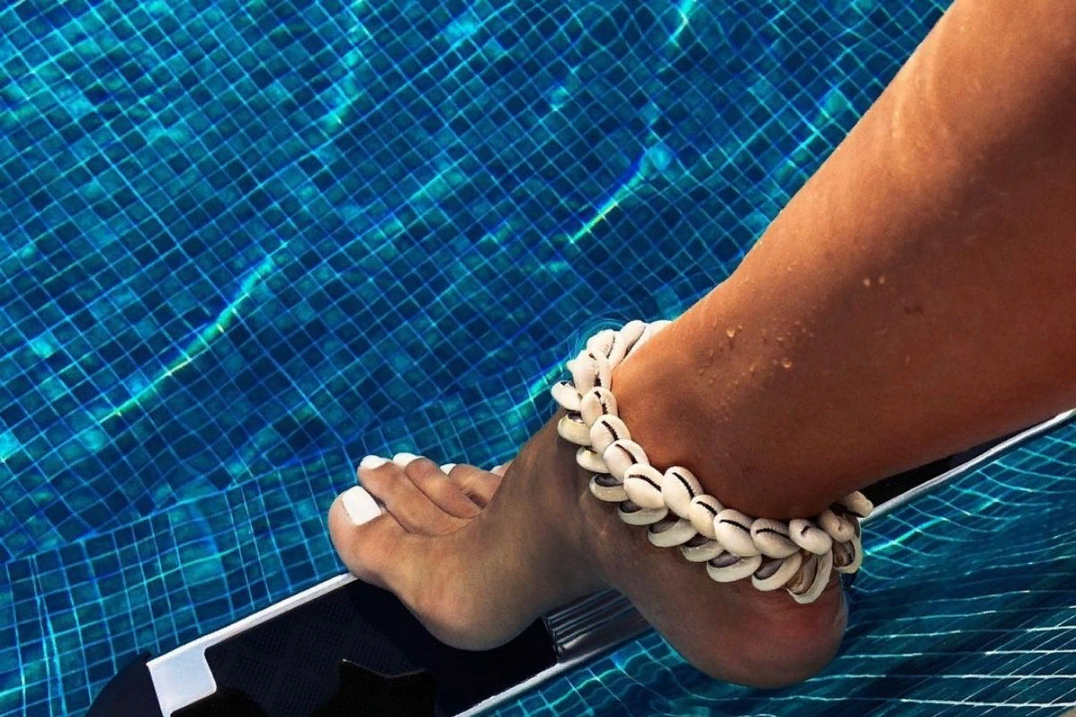 Фото: https://www.iodonna.it/wp-content/uploads/2022/05/pedicure-a-casa-kerr-1200.jpg