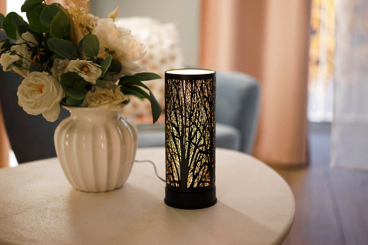 Вы можете включить аромалампу Forest, добавив акцент светом и ароматами. 