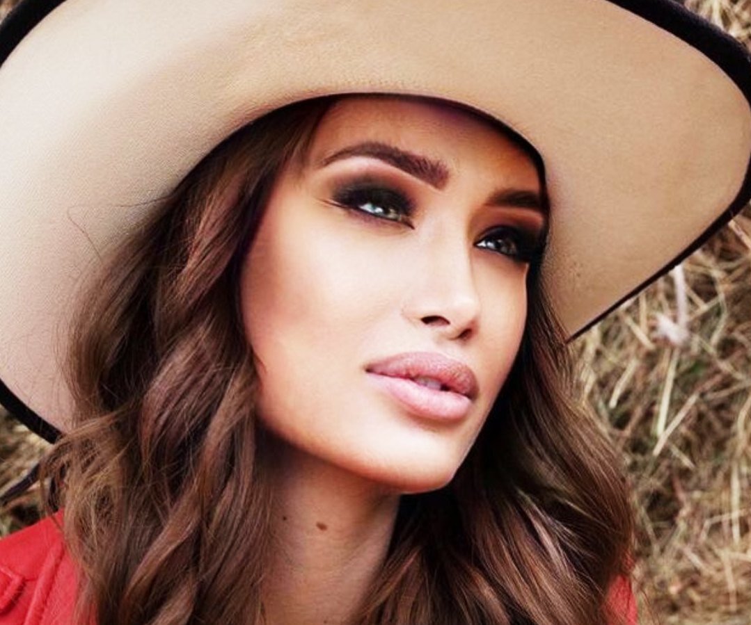     «Мне ломали нос, были сотрясения мозга»: Алена Ашмарина заявила о насилии бывшего мужа