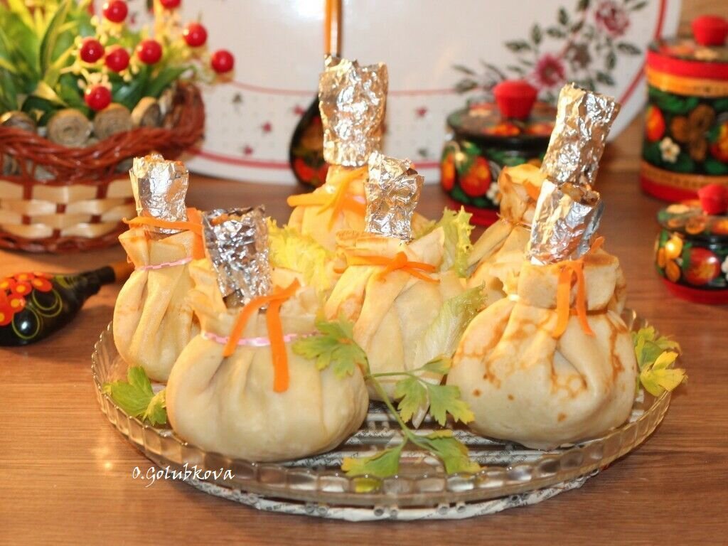    Блинные мешочки с курицей и картофелем