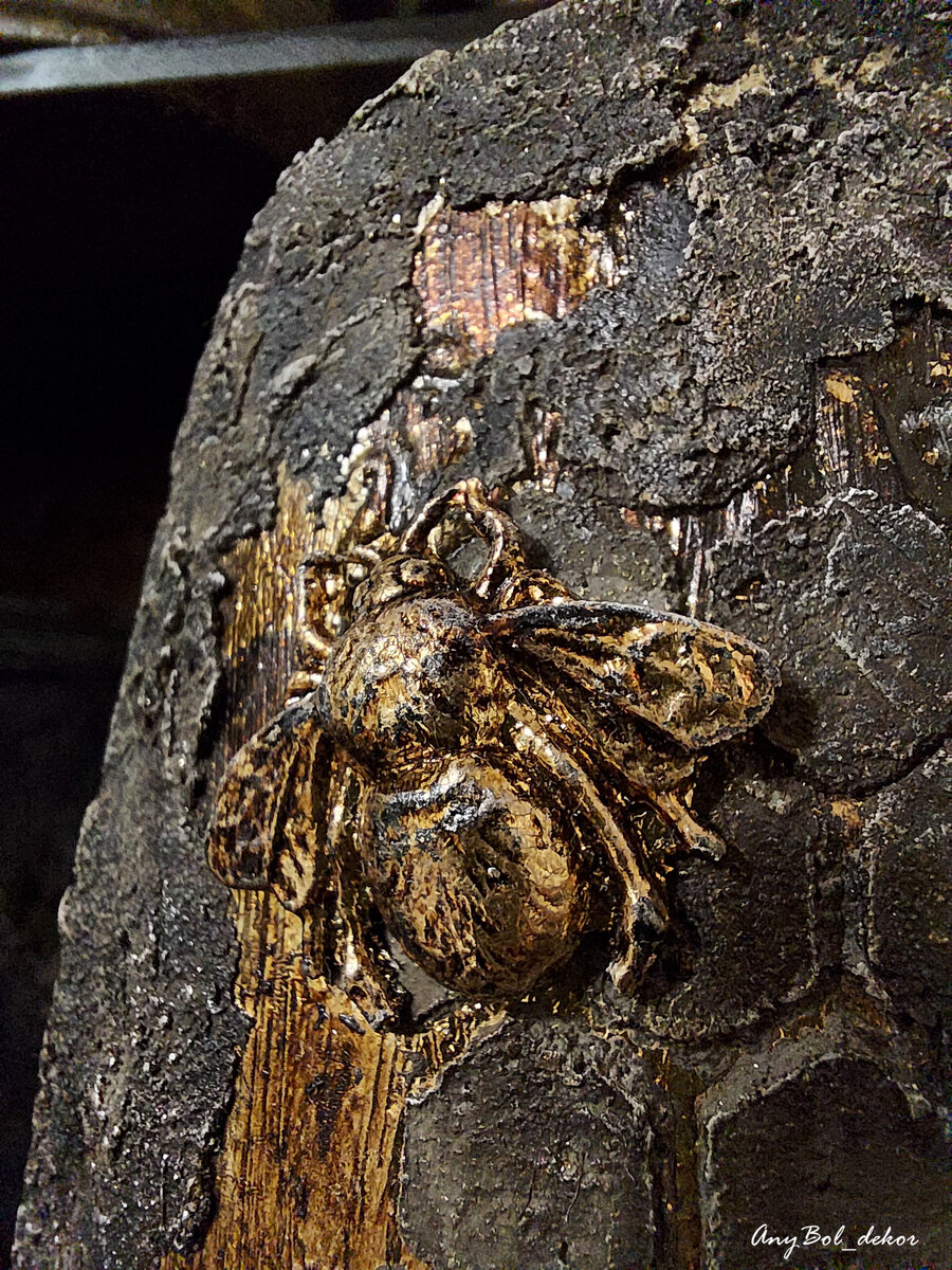 Золотая Пчела