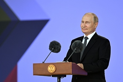    Президент РФ Владимир Путин выступает на церемонии открытия Международного военно-технического форума «Армия-2022» ©Павел Бедняков РИА Новости
