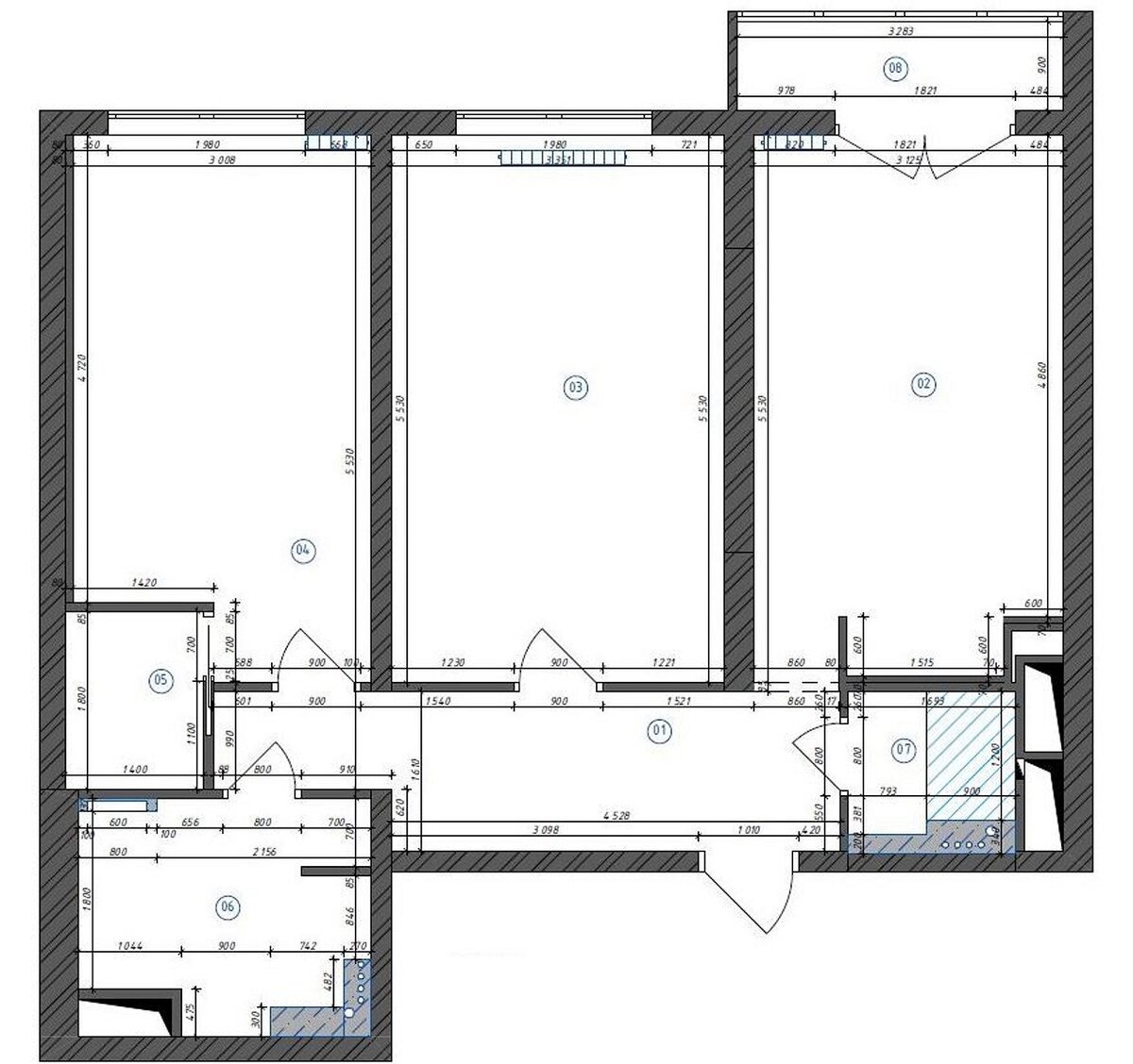 После перепланировки. Одну из комнат объединял с кухней широкий проём, его убрали и оборудовали изолированную детскую. Вторая стала родительской спальней, там спроектировали отдельную гардеробную. Помещение кухни разбили на два блока с помощью декоративной перегородки и выделили зону гостиной.