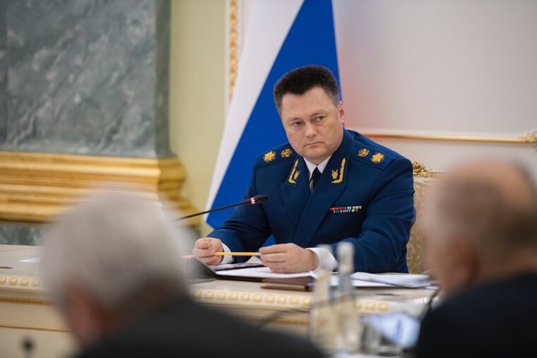    Генпрокурор РФ Игорь Краснов назначил двух челябинских прокуроров