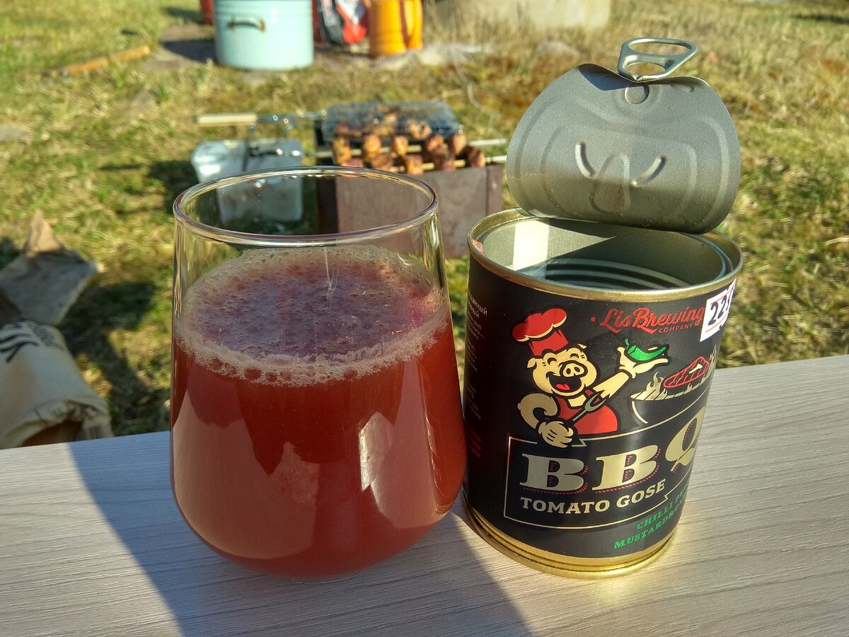 BBQ Tomato Gose в ноунейм-бокале)
