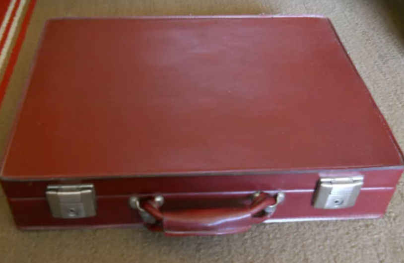Кейс дипломат ссср. Дипломат советских времен. Дипломат советских времен. Чемодан дипломат solingen. Кейс дипломат ссср.