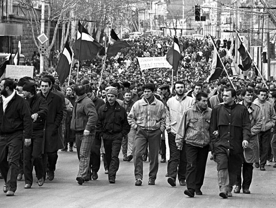 Тбилиси 1990 год. Распад СССР парад суверенитетов. Парад суверенитетов Горбачев. Парад суверенитетов 1991.