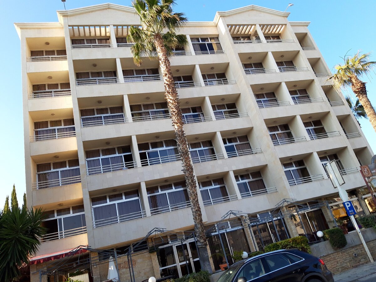 Старенький отель Estella Hotel appartments, Лимасол