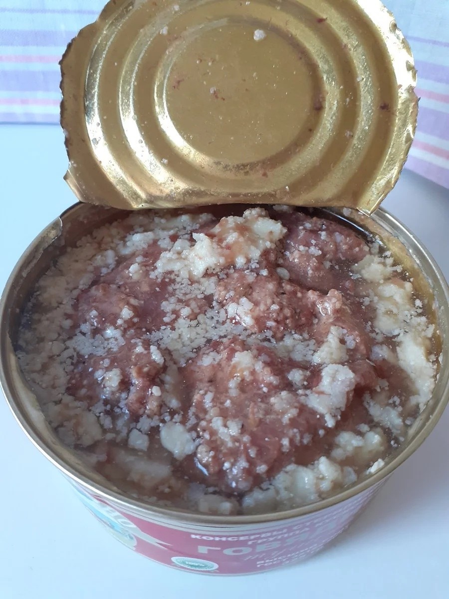 Только что открытая банка