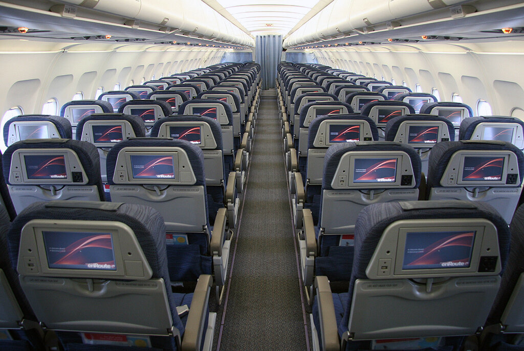 Su2146 аэрофлот. Airbus a319 салон. Airbus a319-a321 салон. Аэробус а319 Аэрофлот салон
