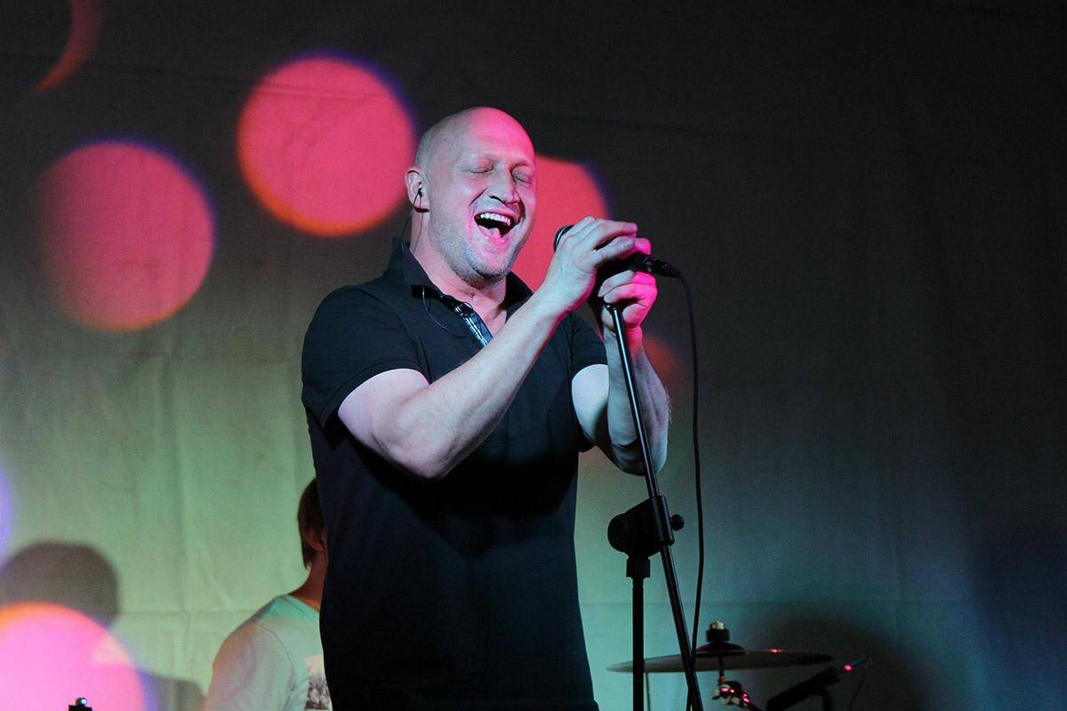 Кинозвезды путают актерство и музыку 