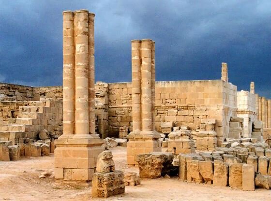 Руины дворца Хишама в Иерихоне 
